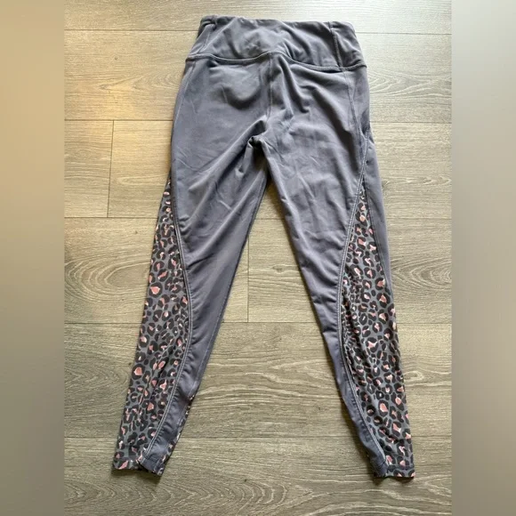 Victoria's Secret‎ Sport Gray Leggings - Picture 4 of 4